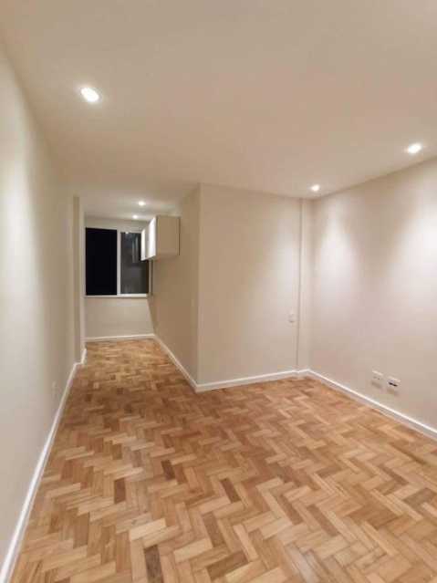 Apartamento à venda com 2 quartos, 75m² - Foto 8