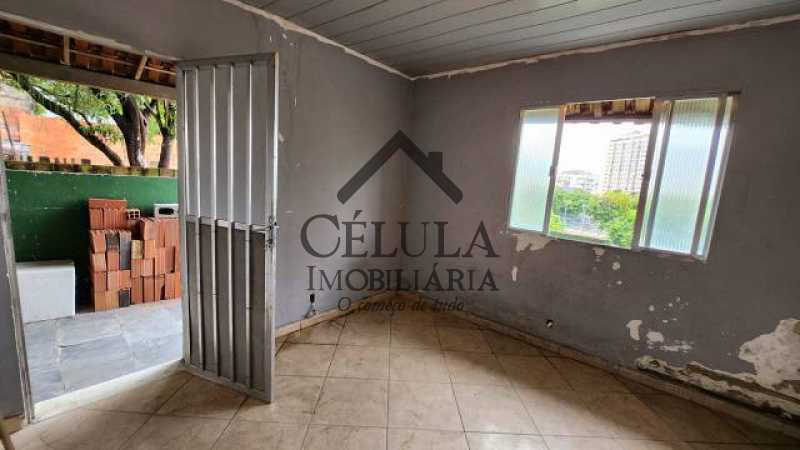 Casa à venda com 3 quartos, 60m² - Foto 2