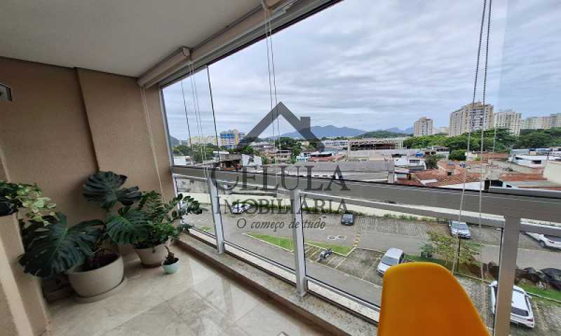 Apartamento à venda com 2 quartos, 64m² - Foto 30