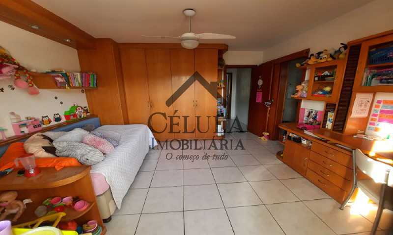 Casa de Condomínio à venda com 3 quartos, 380m² - Foto 27