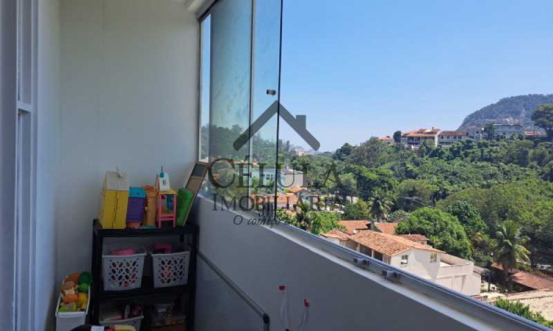 Casa de Condomínio à venda com 3 quartos, 380m² - Foto 29