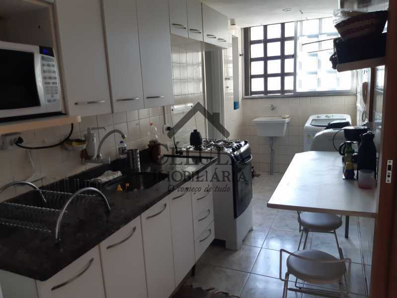 Apartamento à venda com 2 quartos, 80m² - Foto 15