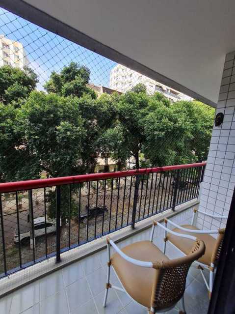 Apartamento à venda com 2 quartos, 80m² - Foto 2