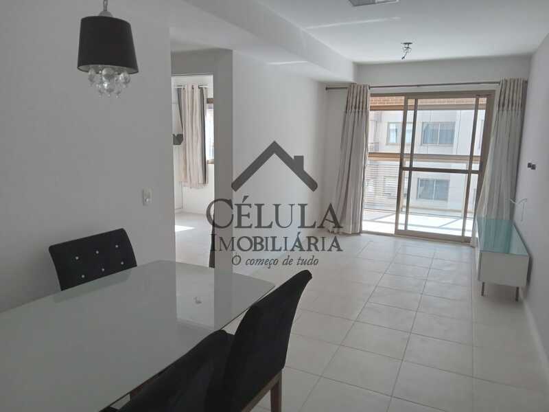 Apartamento à venda com 2 quartos, 74m² - Foto 2