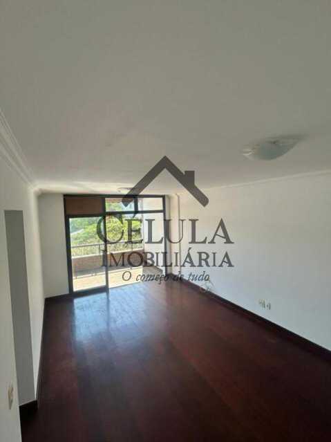 Apartamento à venda com 3 quartos, 83m² - Foto 2