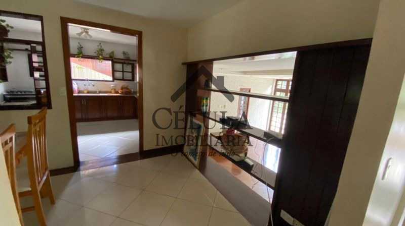 Casa de Condomínio à venda com 3 quartos, 300m² - Foto 4