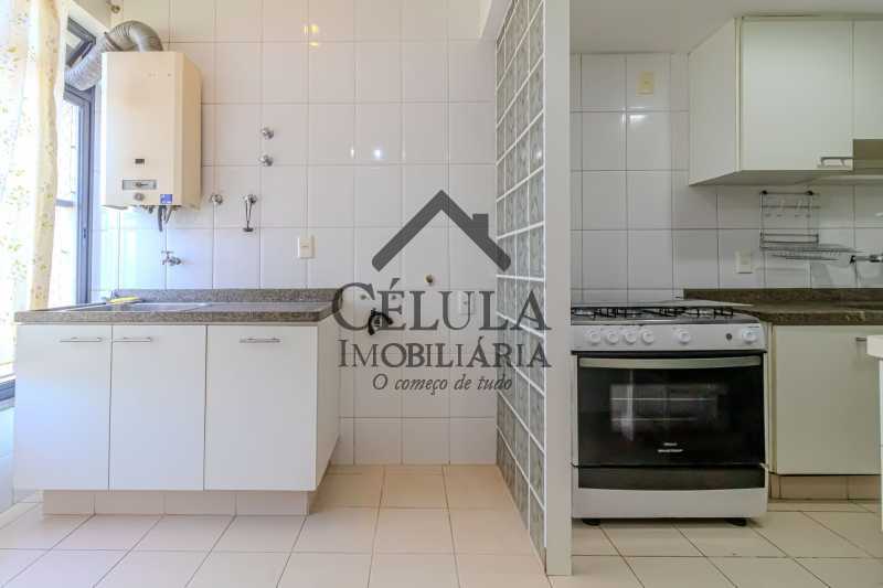 Apartamento à venda com 3 quartos, 107m² - Foto 11