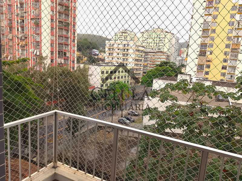 Apartamento à venda com 2 quartos, 79m² - Foto 2