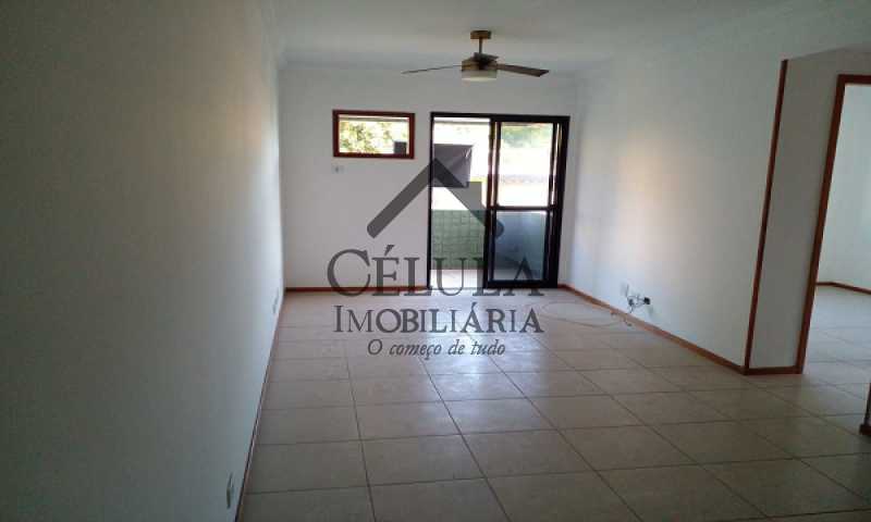 Apartamento à venda com 2 quartos, 67m² - Foto 3