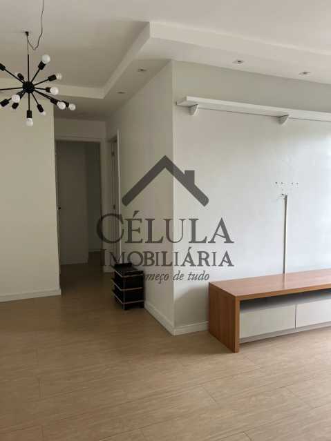 Apartamento à venda com 2 quartos, 64m² - Foto 2