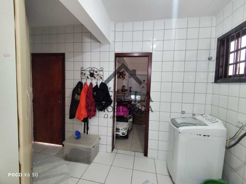 Casa de Condomínio à venda com 3 quartos, 224m² - Foto 10