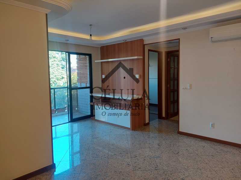 Apartamento à venda com 3 quartos, 81m² - Foto 3