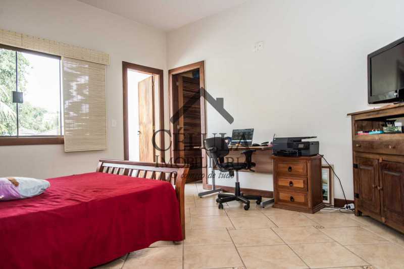 Casa de Condomínio à venda com 4 quartos, 234m² - Foto 13