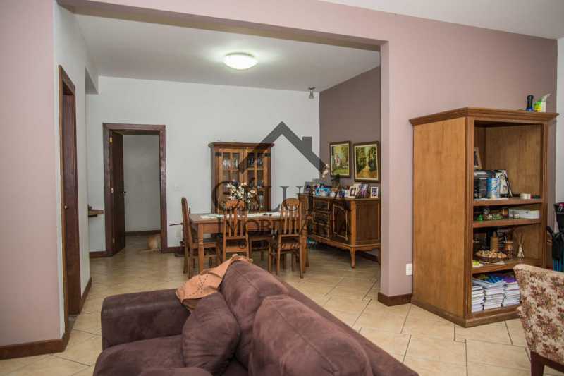 Casa de Condomínio à venda com 4 quartos, 234m² - Foto 14