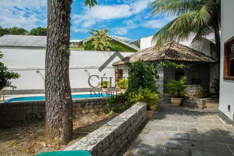 Casa de Condomínio à venda com 4 quartos, 234m² - Foto 22