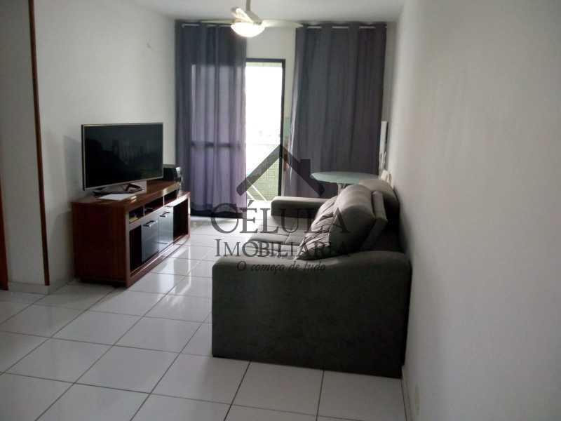 Apartamento à venda com 2 quartos, 67m² - Foto 3