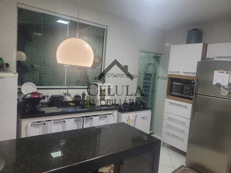 Casa de Vila à venda com 2 quartos, 80m² - Foto 12