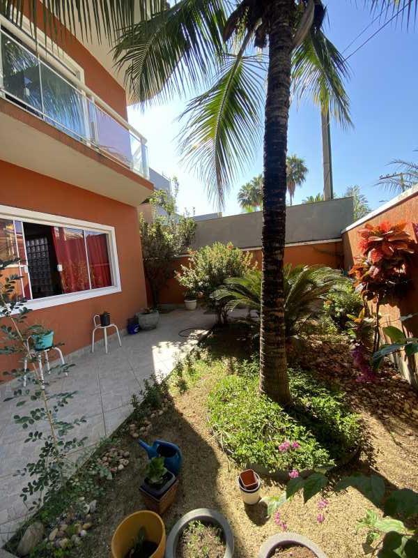 Casa de Condomínio à venda com 3 quartos, 250m² - Foto 2