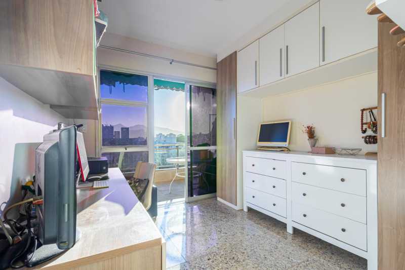 Apartamento à venda com 2 quartos, 105m² - Foto 18