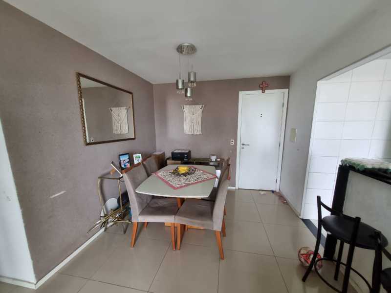 Apartamento à venda com 2 quartos, 68m² - Foto 2