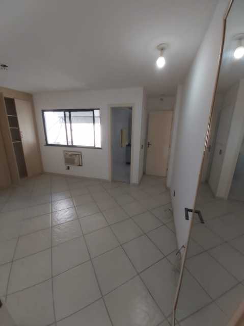 Apartamento à venda com 4 quartos, 172m² - Foto 9