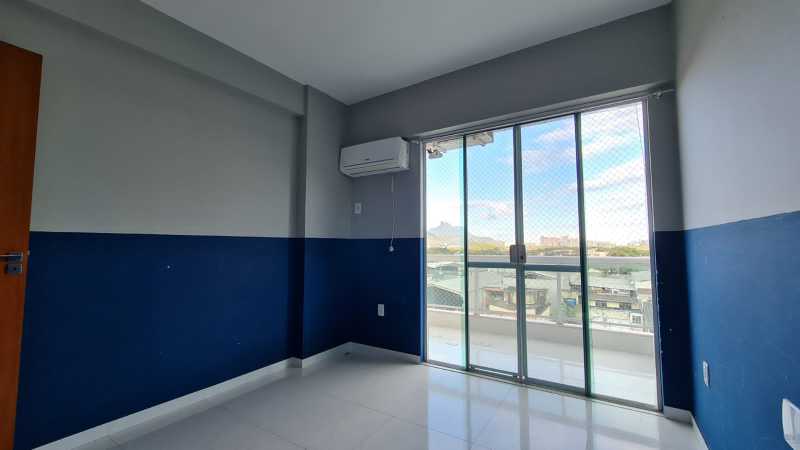 Apartamento à venda com 2 quartos, 72m² - Foto 4