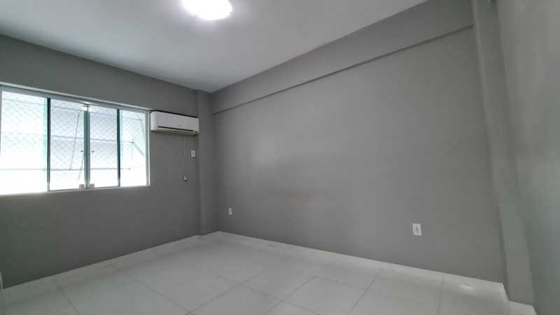 Apartamento à venda com 2 quartos, 72m² - Foto 9