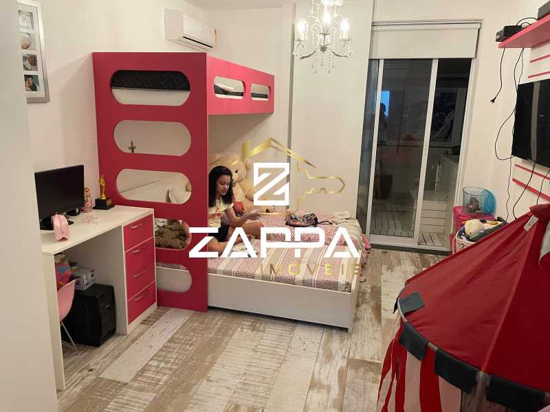 Cobertura à venda com 4 quartos, 250m² - Foto 3