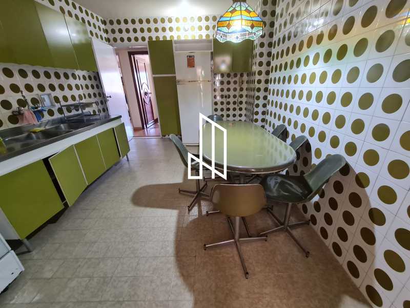 Apartamento à venda com 3 quartos, 153m² - Foto 9