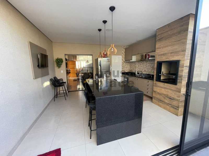 Casa à venda com 3 quartos, 120m² - Foto 2