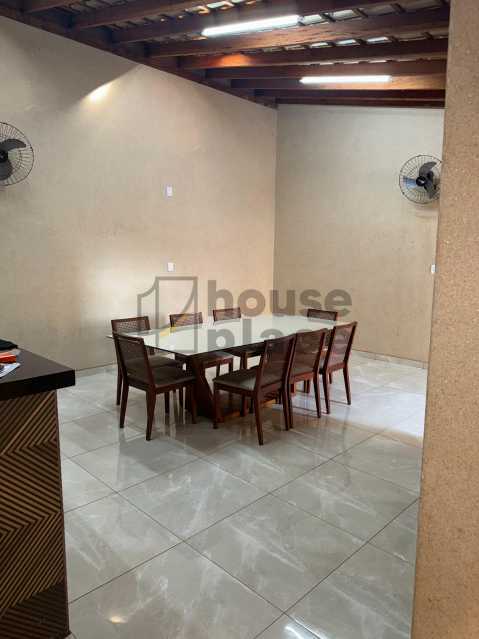 Casa à venda com 2 quartos, 140m² - Foto 1