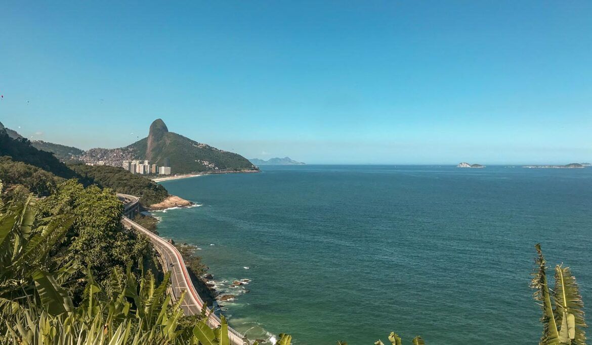 Casa Comercial à venda com 4 quartos, 434m² - Foto 2