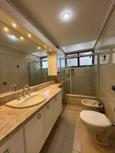 Apartamento à venda com 4 quartos, 200m² - Foto 26