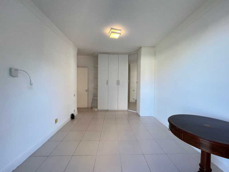 Apartamento à venda com 4 quartos, 200m² - Foto 6