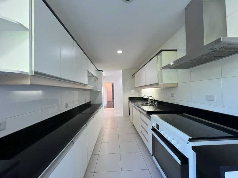 Apartamento à venda com 4 quartos, 200m² - Foto 21