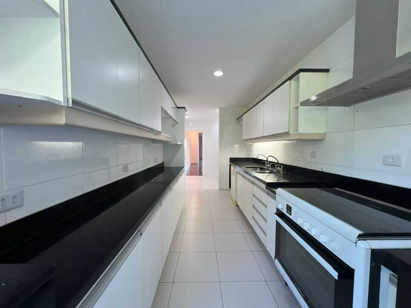 Apartamento à venda com 4 quartos, 200m² - Foto 22
