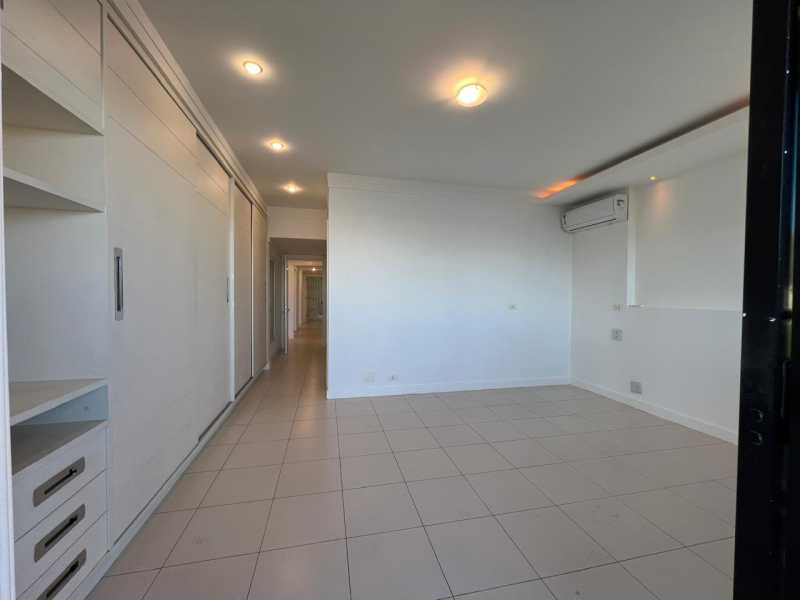 Apartamento à venda com 4 quartos, 200m² - Foto 16