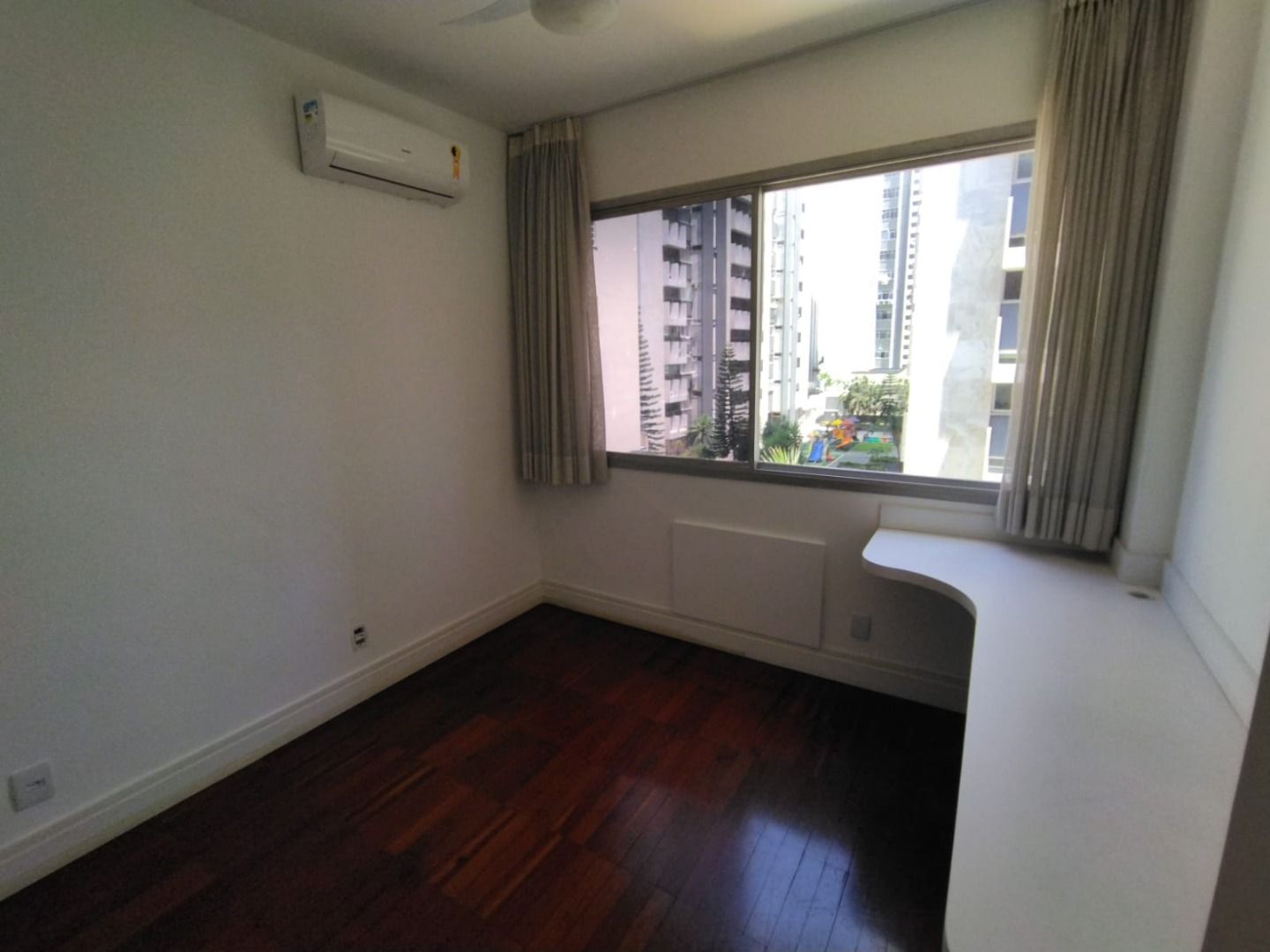 Apartamento à venda e aluguel com 3 quartos, 150m² - Foto 13