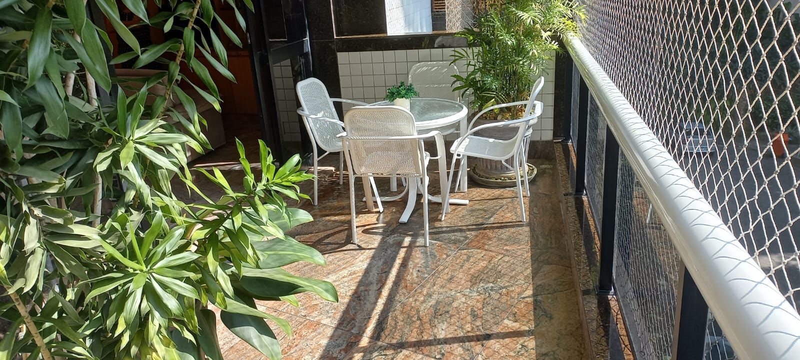 Apartamento à venda com 4 quartos, 222m² - Foto 4