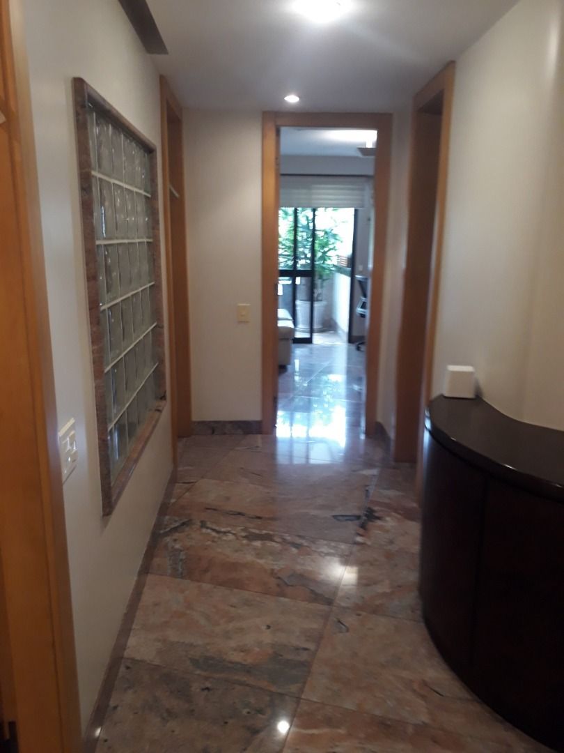 Apartamento à venda com 4 quartos, 222m² - Foto 7