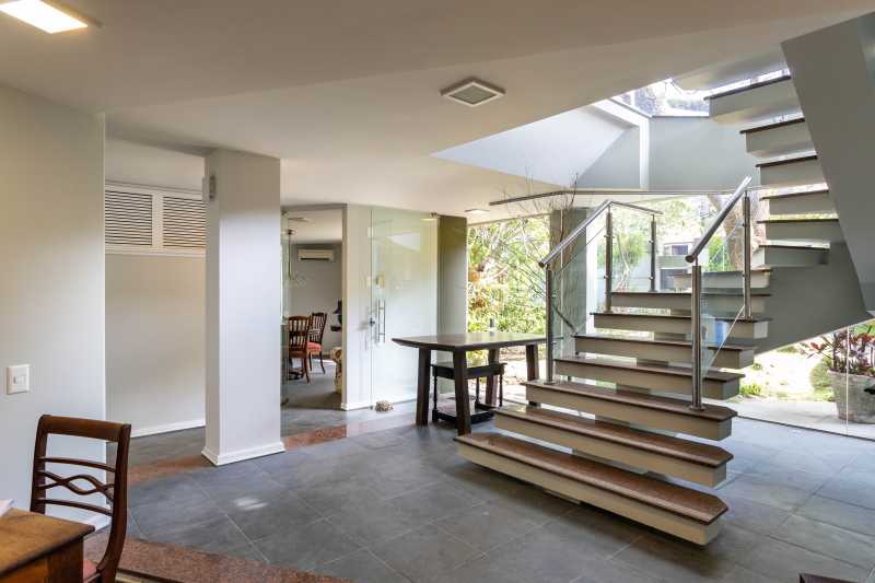 Casa à venda com 8 quartos, 1330m² - Foto 2