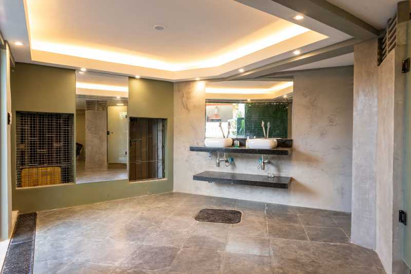Casa à venda com 8 quartos, 1330m² - Foto 3