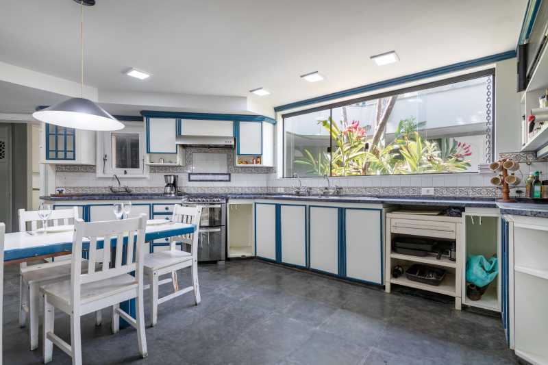 Casa à venda com 8 quartos, 1330m² - Foto 9