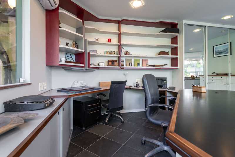 Casa à venda com 8 quartos, 1330m² - Foto 23