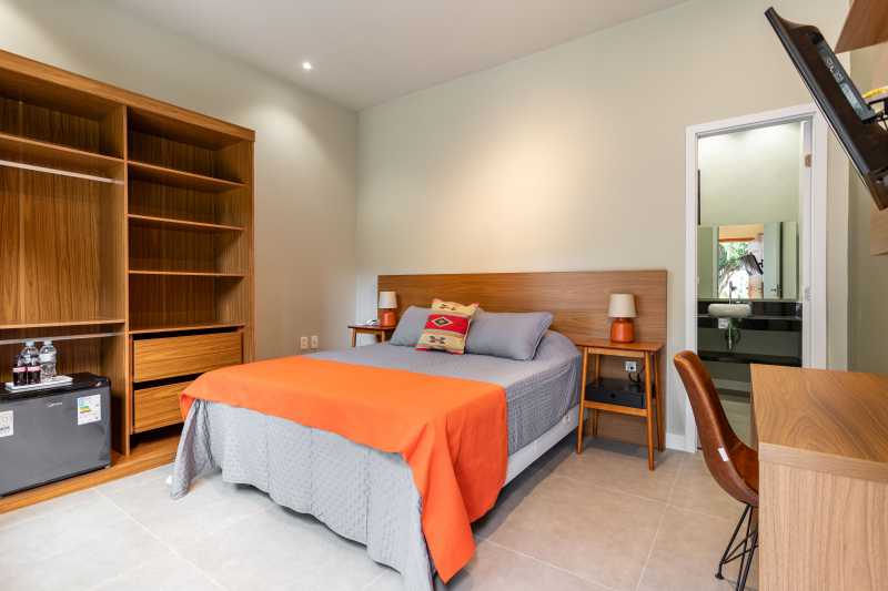 Casa à venda com 8 quartos, 1330m² - Foto 25