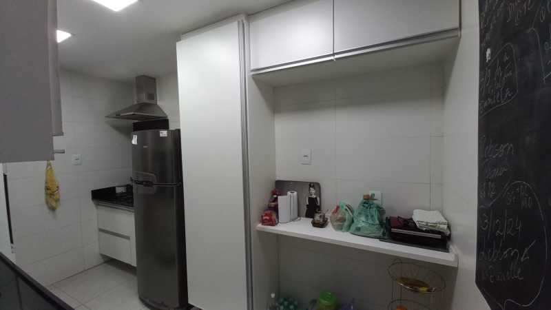 Apartamento à venda com 2 quartos, 76m² - Foto 21