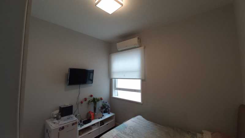 Apartamento à venda com 2 quartos, 76m² - Foto 10