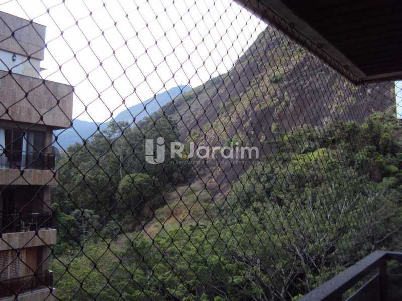 Apartamento para alugar com 4 quartos, 319m² - Foto 4