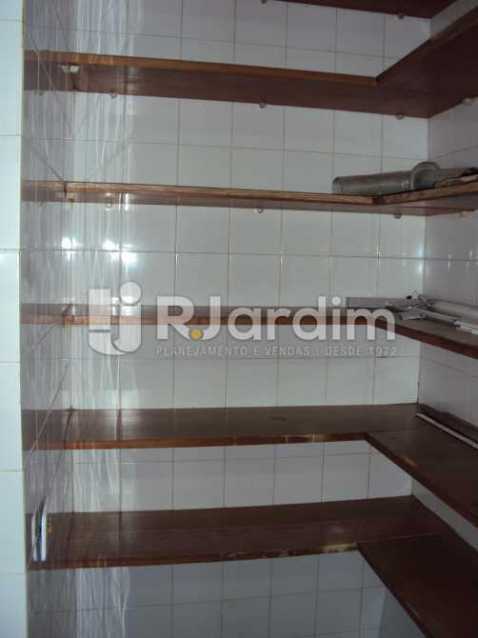 Apartamento para alugar com 4 quartos, 319m² - Foto 11