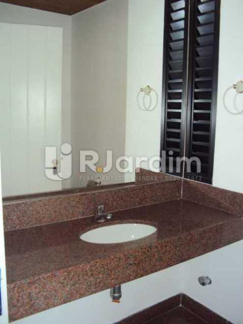 Apartamento para alugar com 4 quartos, 319m² - Foto 17